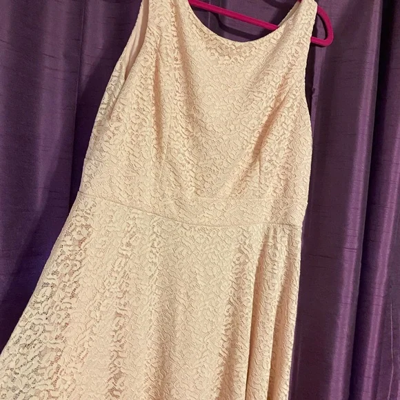 Light pink lace dress - Picture 7 of 9